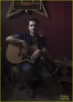 michael-malarkey-music-interview-vampire-diaries-02.jpg