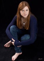 Bonnie-Wright-Feet-34862.jpg