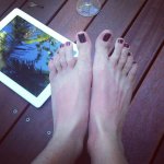 Bonnie-Wright-Feet-881884.jpg