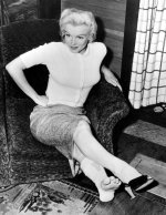 MarilynMonroeUnknown-UnknownHITW48.jpg