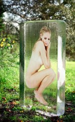 Heidi-Klum-Feet-ice.jpg