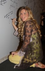 Joss-Stone-Feet-2165715.jpg