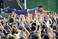 James Blunt crowdsurfing.jpg