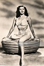 Yvonne-De-Carlo-Feet-1947393.jpg