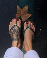 Charisma-Carpenter-Feet-2471275.jpg