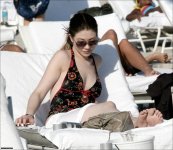 Michelle-Trachtenberg-Feet-1107668.jpg