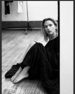 Scarlett-Johansson-Feet-1.jpg