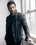 Colin Donnell 1.jpg