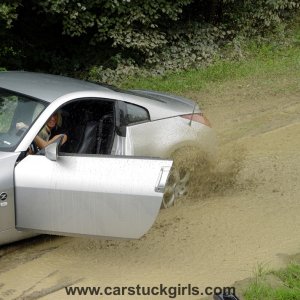 Nissan 350Z mud  stuck 005