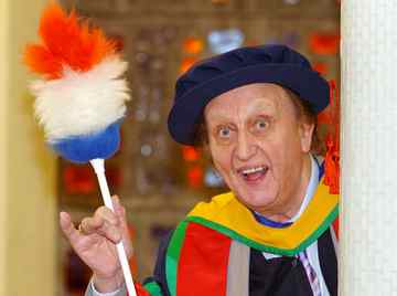 image-5-for-comedian-ken-dodd-awarded-degree-by-liverpool-hope-university-gallery-144494800.jpg