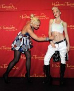 Gwen-Stefani-her-wax-figure-madame-tussauds-wax-museum-28768576-485-594.jpg