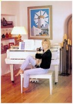 Olivia-Newton-John-Feet-557681.jpg