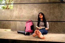 424270_414042985320351_806783549_nSri Lankan Girls Feet.jpg