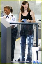 jennifer-garner-security-smile-22.jpg