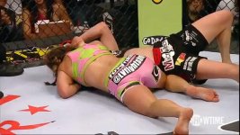 Fedor Emelianenko vs. Dan Hendorson Strikeforce Fight   - YouTube(a).JPG
