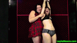 sarah tickle pit short.gif