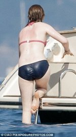 Bonnie-Wright-Feet-1071171.jpg