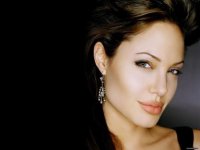 10070412-angelina-jolie-the-hottest-yoga-celeb.jpg