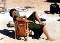Sophia-Loren-Feet-281708.jpg