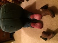 Michelle shows her ass and bare soles.jpg
