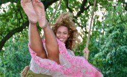 Beyonce-on-a-swing-feature.jpg