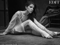 25CD21ED00000578-2958774-Tiny_dancer_Anna_Kendrick_is_pictured_as_a_ballet_dancer_in_a_ne-a-2_14.jpg