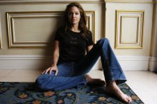 Angelina-Jolie-Feet-1939127.jpg