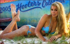 HootersGirl.jpg