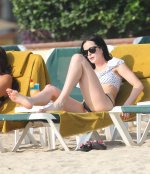 Krysten-Ritter-Feet-2233447.jpg