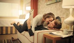 a_coupleoncouch_9_453x262_FitToHeight_Center.jpg
