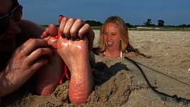 jennifer_lawrence_tickling_fake_by_pepecoco-da2s8mo.jpg
