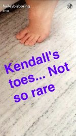 Kendall-Jenner-Feet-2309672.jpg