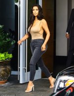 Kim-Kardashian-West-Feet-2426067.jpg