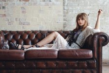 Gabrielle-Aplin-Feet-2052551.jpg