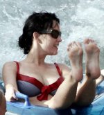 katy_perry_feet_photo-1309968010.jpg