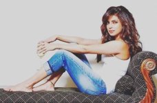 Priyanka-Chopra-Feet-2174627.jpg