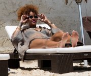 Rihanna-Feet-1819361.jpg