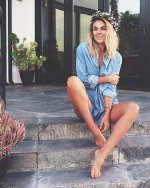 Serinda-Swan-Feet-1926125.jpg