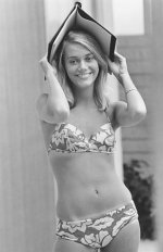 Peggy Lipton bikini 2.jpg Peggy Lipton bikini 2.jpg