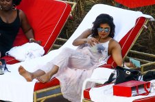 Priyanka-Chopra-Feet-2773397.jpg