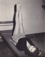 Yvonne-De-Carlo-Feet-1432516.jpg