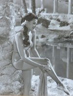 Yvonne-De-Carlo-Feet-2744641.jpg