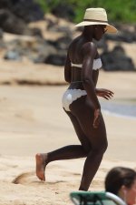 Lupita-Nyongo-Feet-1352185.jpg