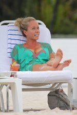 Kendra-Wilkinson-Feet-1027899.jpg