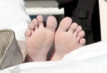 Michelle-Trachtenberg-Feet-500860.jpg