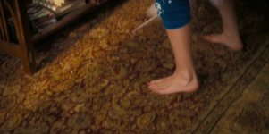 Britt-Robertson-Feet-2745285.jpg