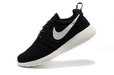 NIKE1.jpg