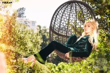 Peyton-List(2)-Feet-3259752.jpg