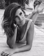 Karine-Ferri-Feet-2957901.jpg