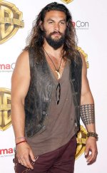 jason-momoa.ct.101217.jpg